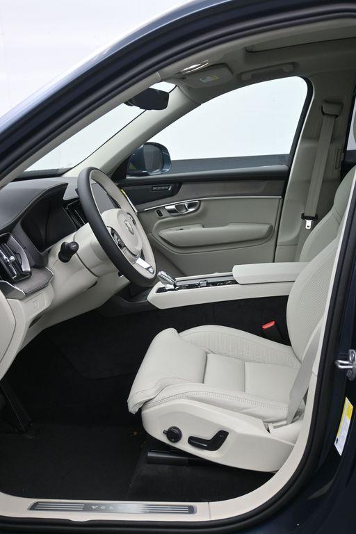 new 2026 Volvo XC90 car, priced at $73,405