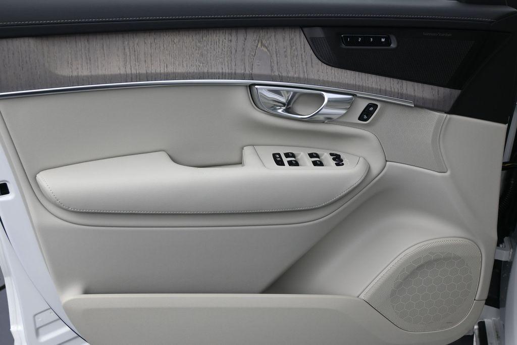 new 2026 Volvo XC90 car, priced at $74,690