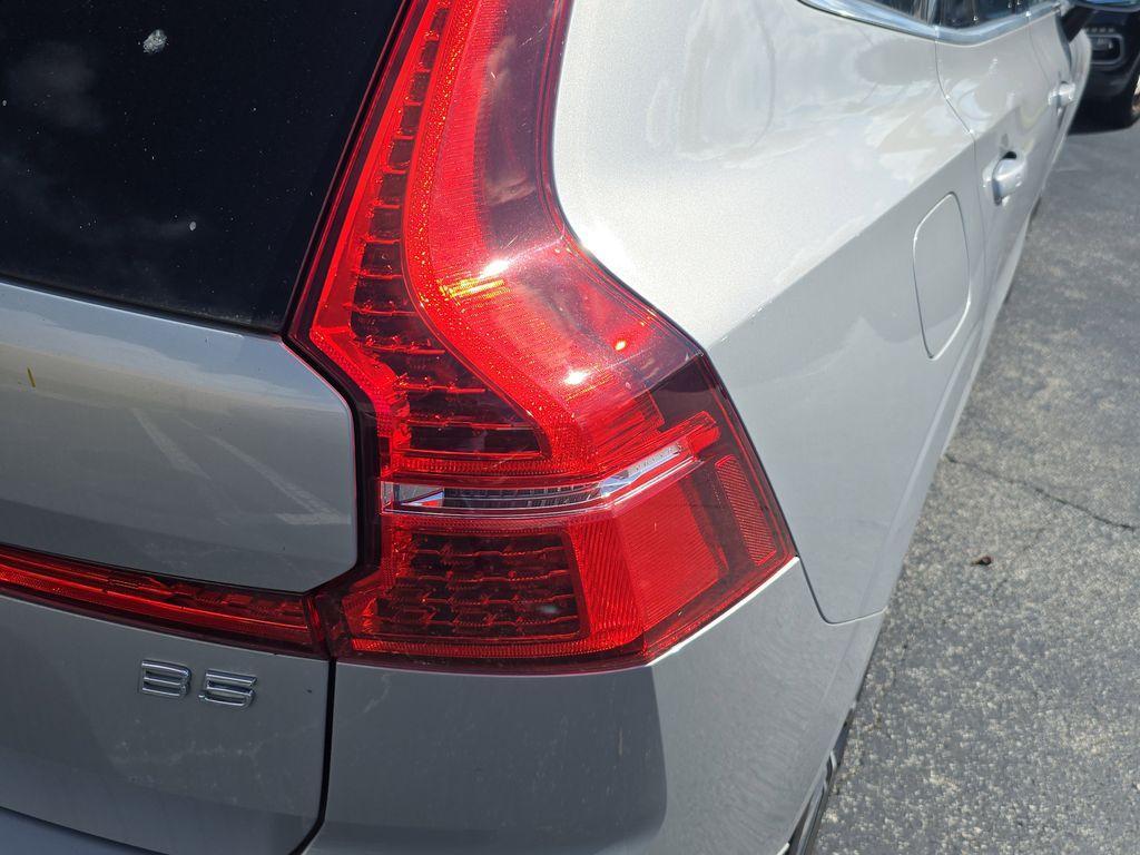 used 2022 Volvo XC60 car, priced at $26,490