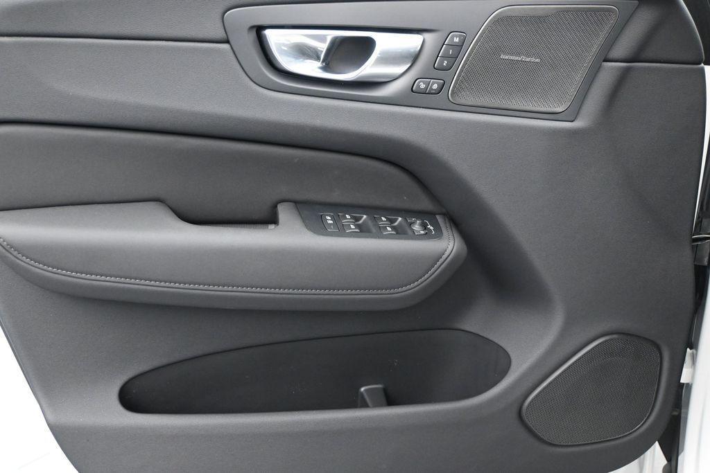 new 2026 Volvo XC60 car, priced at $56,045