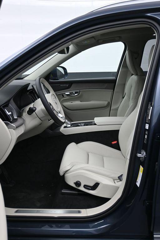 new 2026 Volvo XC90 car, priced at $73,405