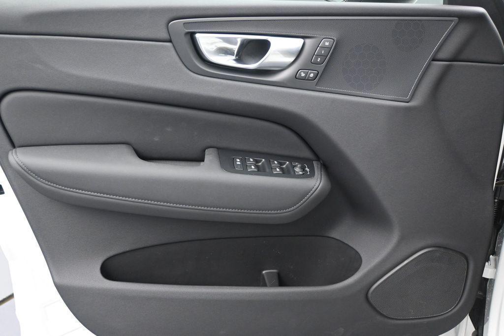 new 2026 Volvo XC60 Plug-In Hybrid car, priced at $58,445
