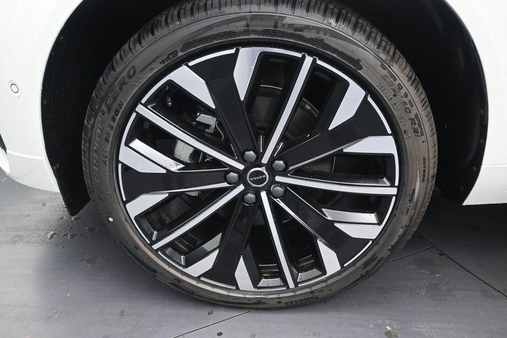 new 2026 Volvo XC60 car, priced at $62,685