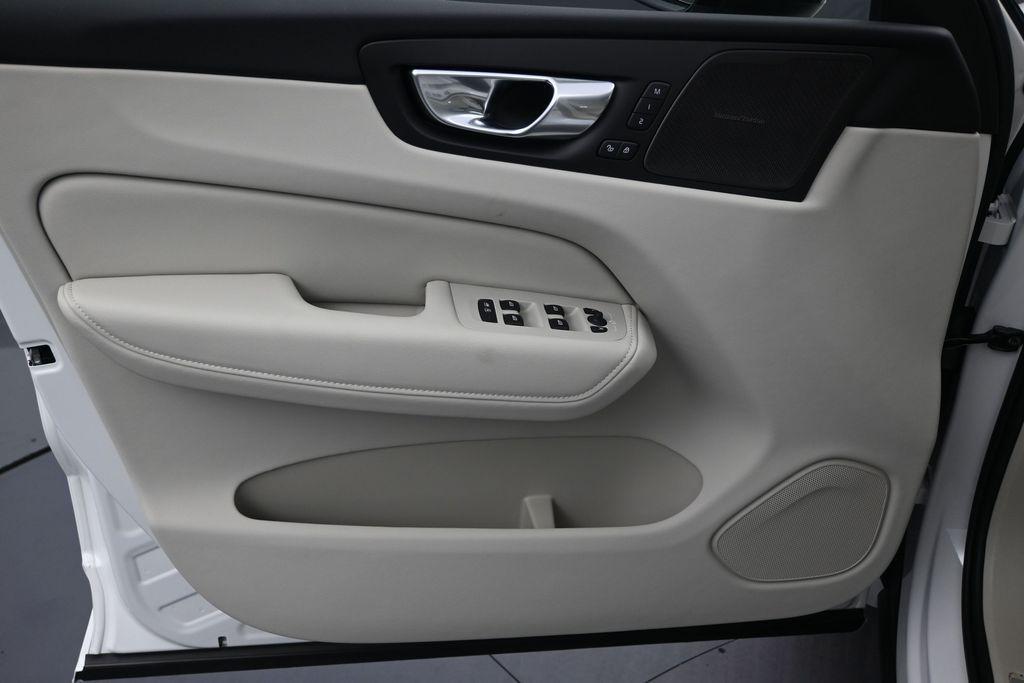 new 2026 Volvo XC60 car, priced at $62,685