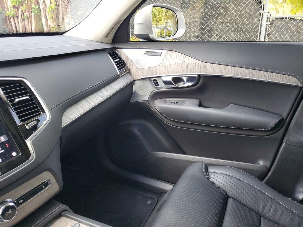 2023 Champagne Volvo XC90 Recharge Plug-In Hybrid