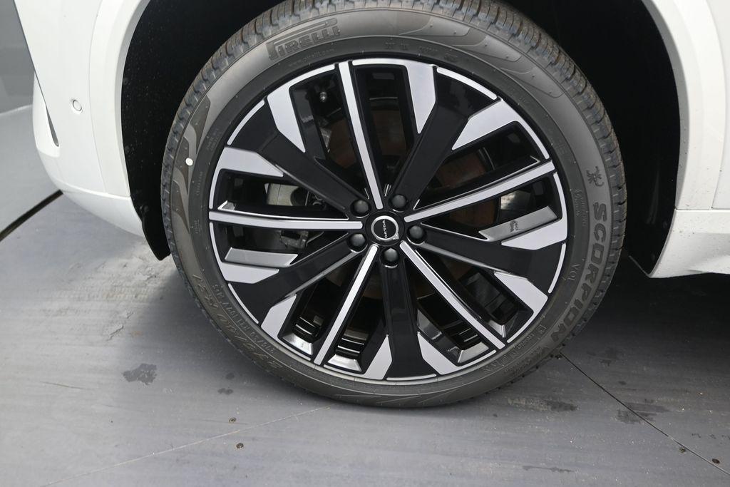 new 2026 Volvo XC90 Plug-In Hybrid car, priced at $80,125