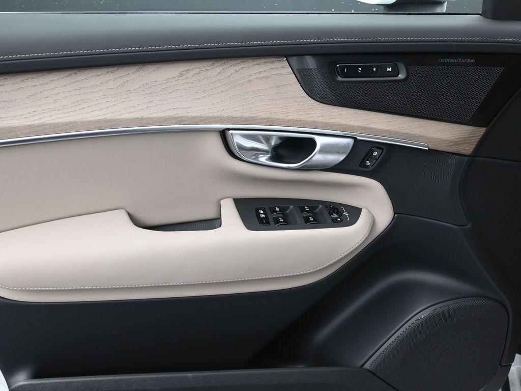 new 2026 Volvo XC90 Plug-In Hybrid car, priced at $80,125
