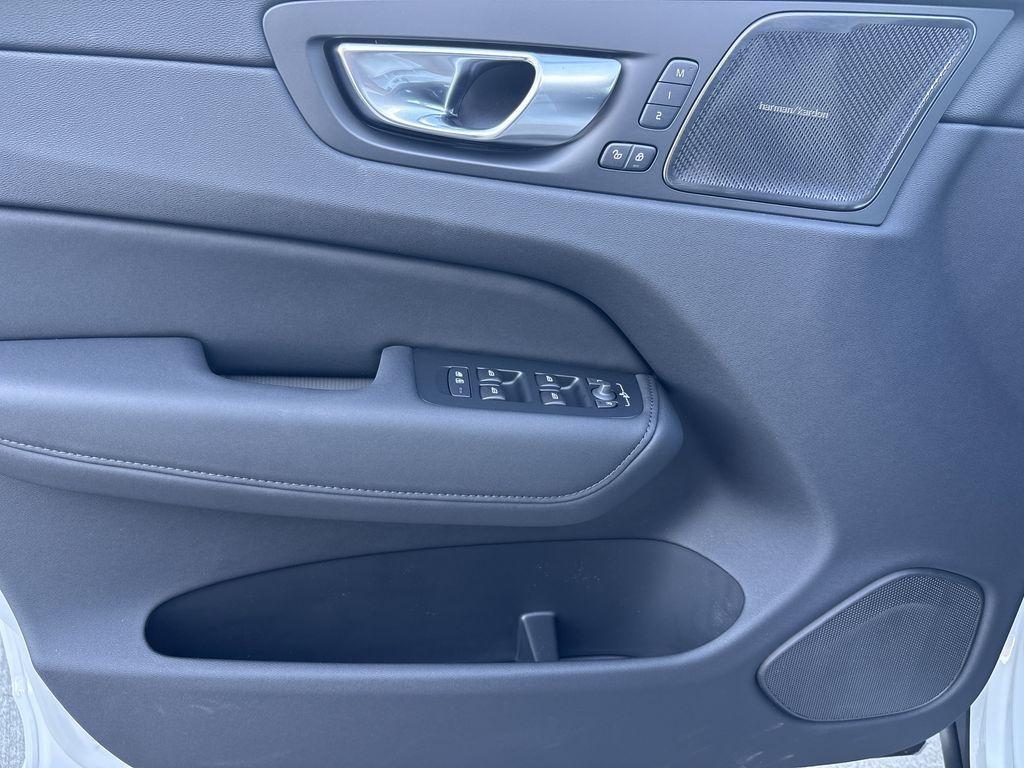 new 2026 Volvo XC60 car, priced at $50,195