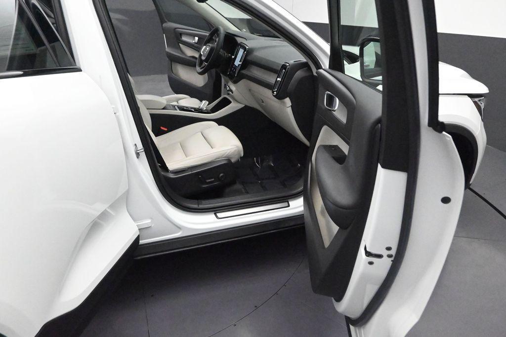used 2024 Volvo XC40 car, priced at $33,490