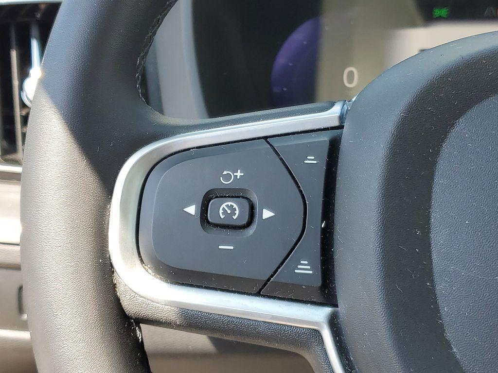 used 2023 Volvo XC60 car, priced at $28,490