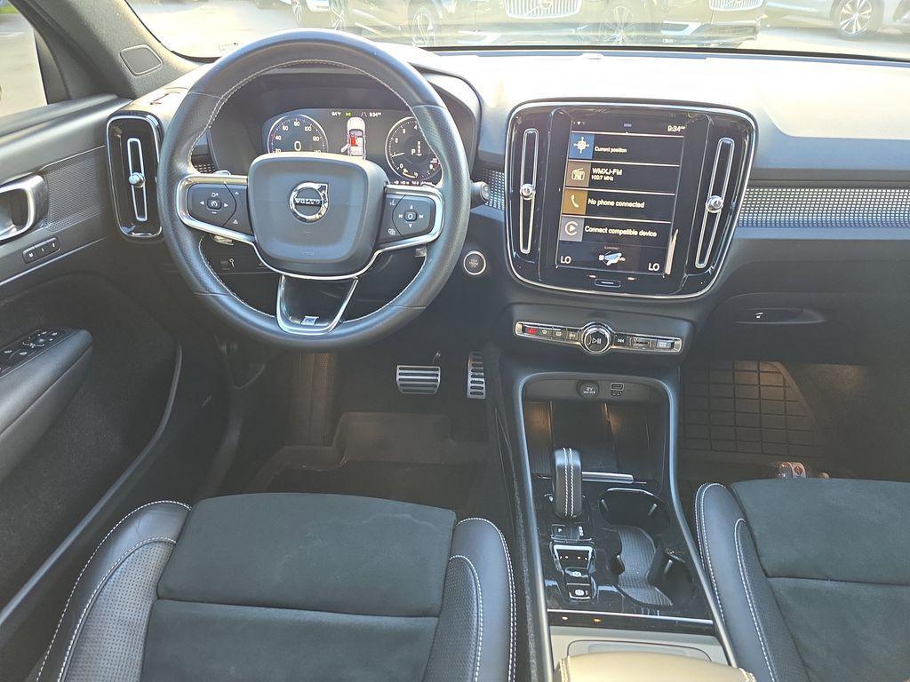 used 2020 Volvo XC40 car, priced at $22,490