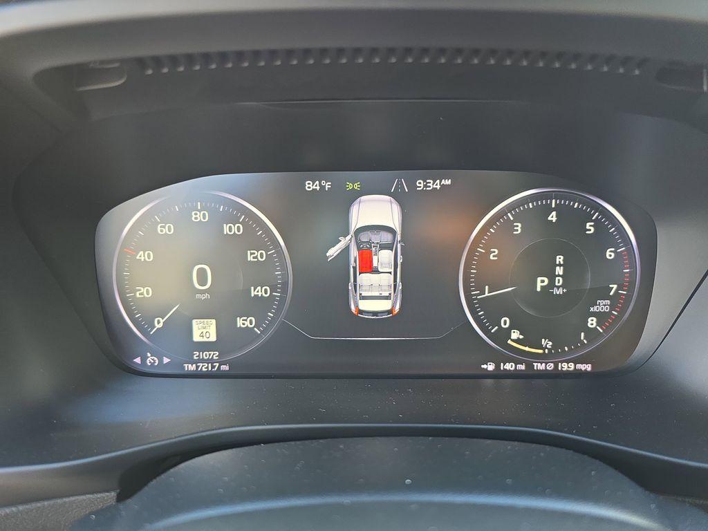 used 2020 Volvo XC40 car, priced at $22,490