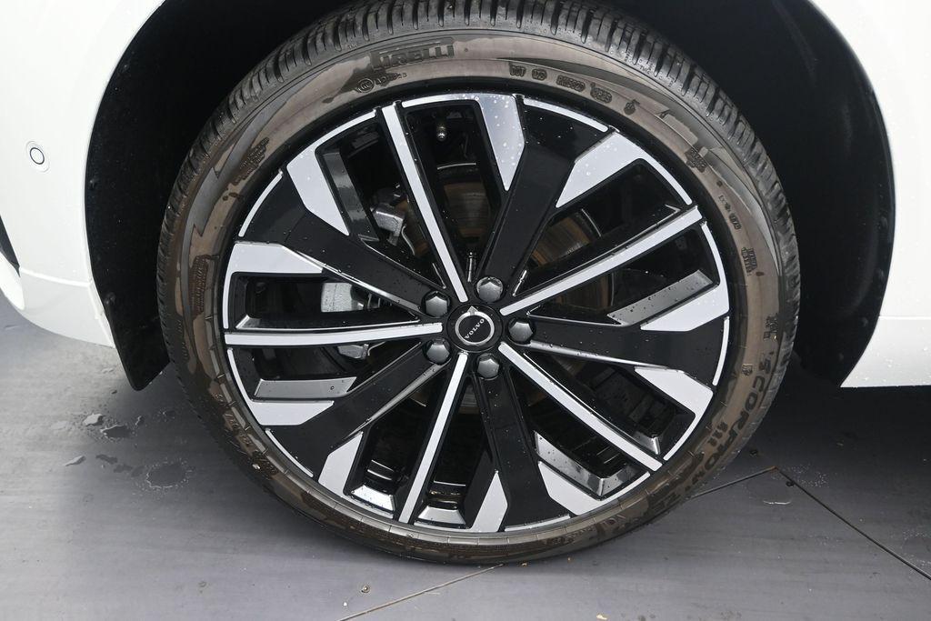 new 2026 Volvo XC60 car, priced at $62,685