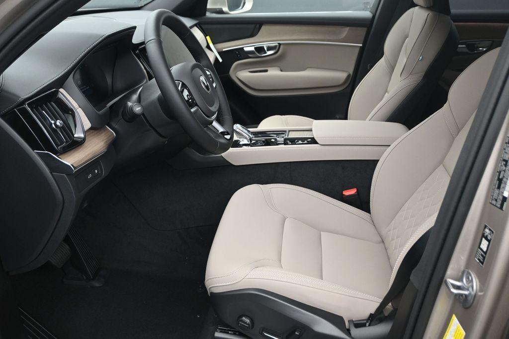 new 2026 Volvo XC90 Plug-In Hybrid car, priced at $80,125