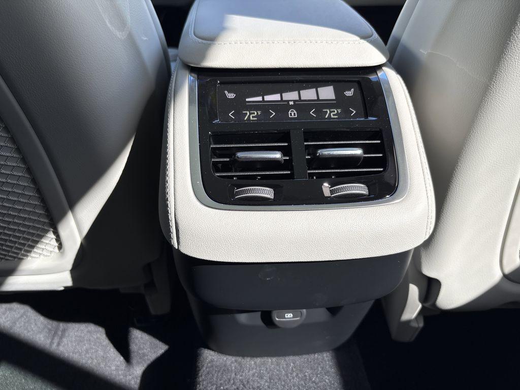 new 2026 Volvo XC90 car, priced at $71,655