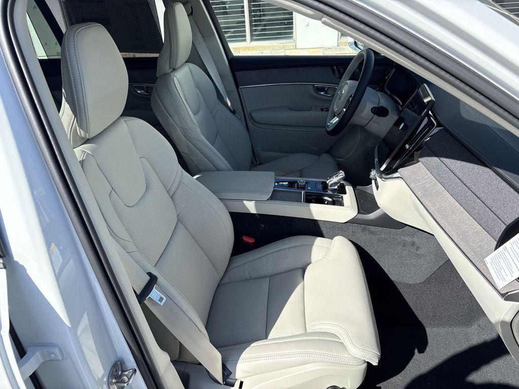 new 2026 Volvo XC90 car, priced at $71,655