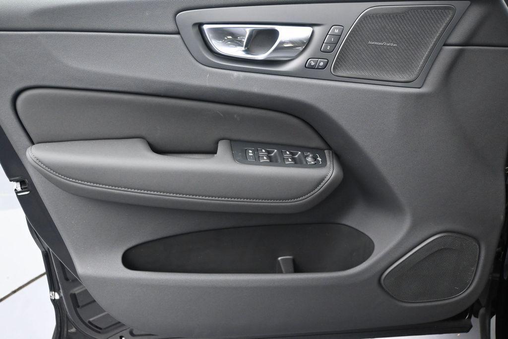 new 2026 Volvo XC60 car, priced at $60,595