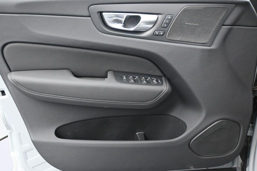 new 2026 Volvo XC60 car, priced at $56,045