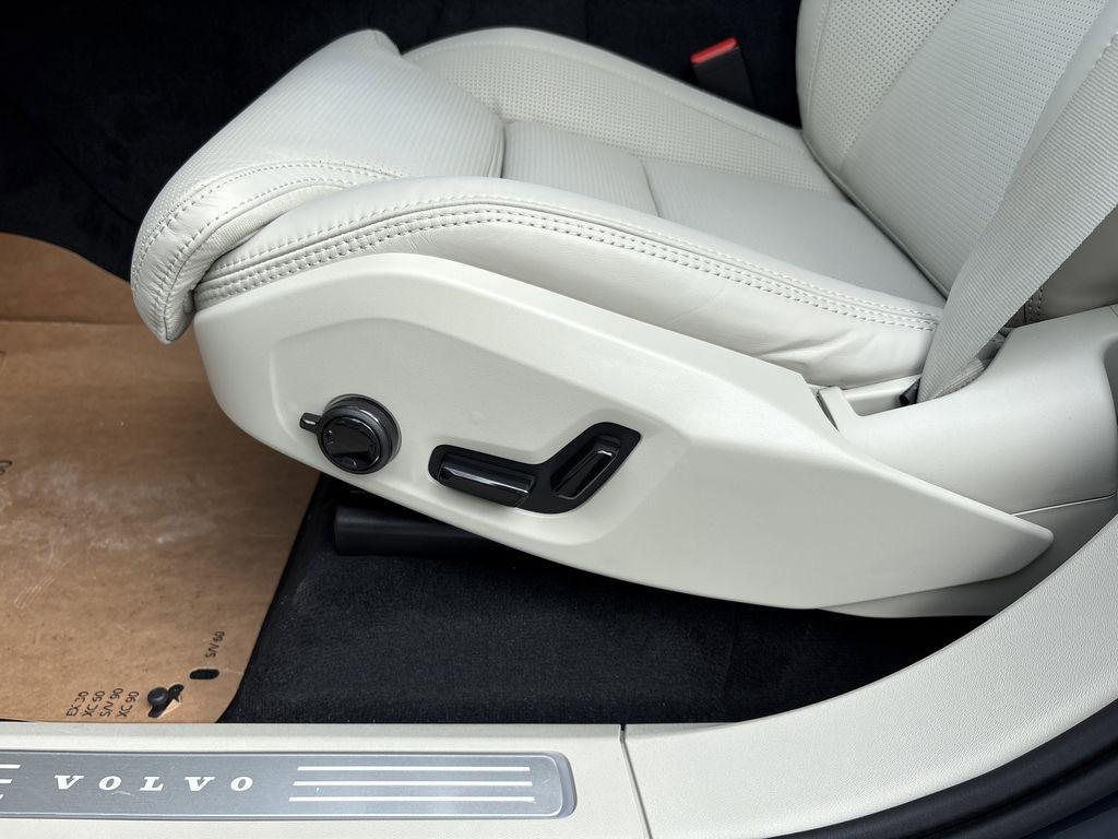 new 2026 Volvo XC90 car, priced at $71,655