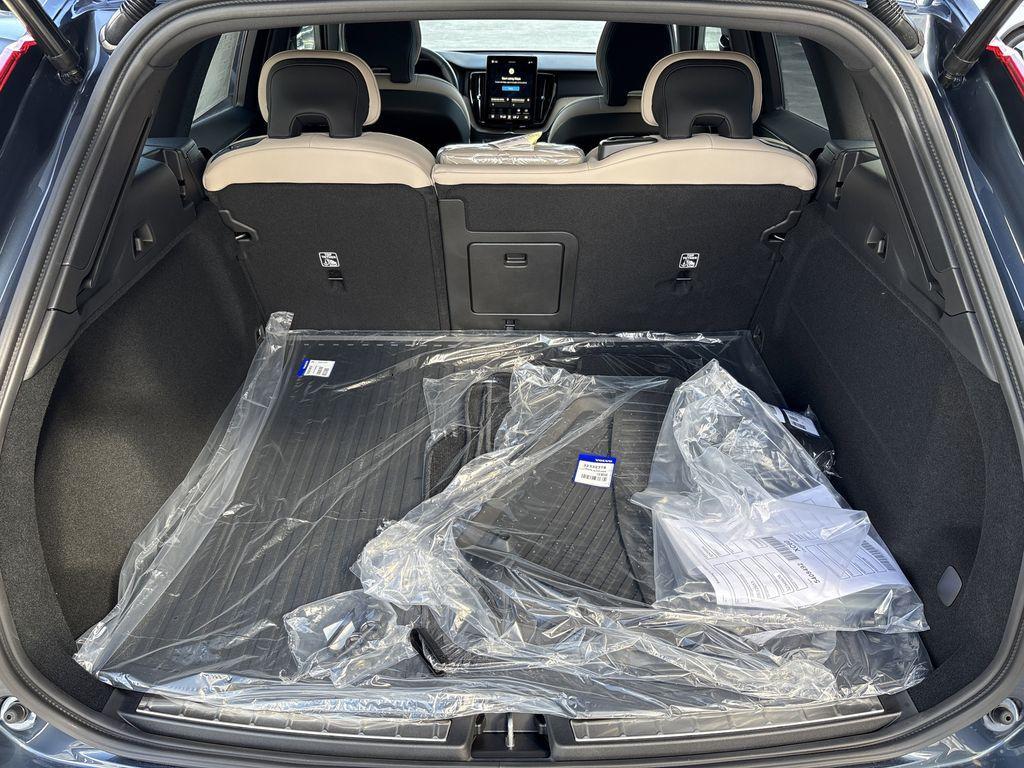 new 2026 Volvo XC60 car, priced at $56,105