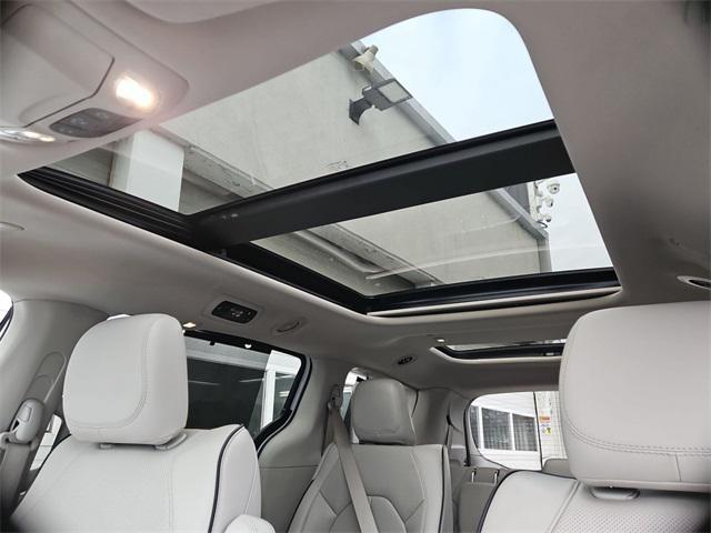 used 2021 Chrysler Pacifica Hybrid car, priced at $24,500