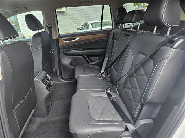 new 2026 Volkswagen Atlas car, priced at $39,670