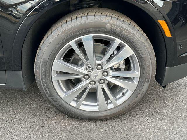 new 2025 Cadillac XT5 car, priced at $50,000