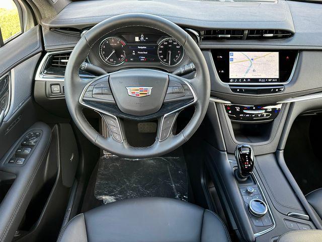 new 2025 Cadillac XT5 car, priced at $50,000
