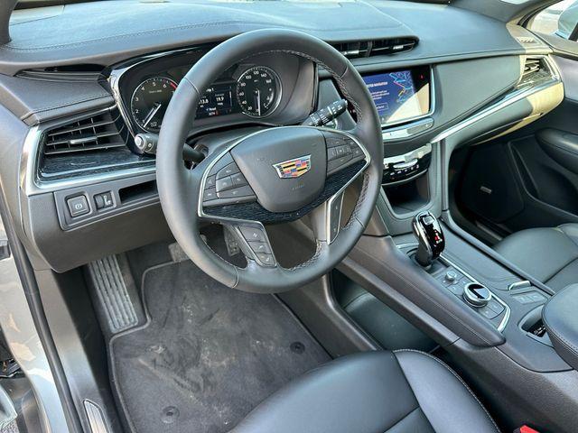new 2025 Cadillac XT5 car, priced at $50,990
