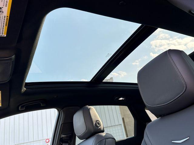 new 2025 Cadillac XT5 car, priced at $50,990