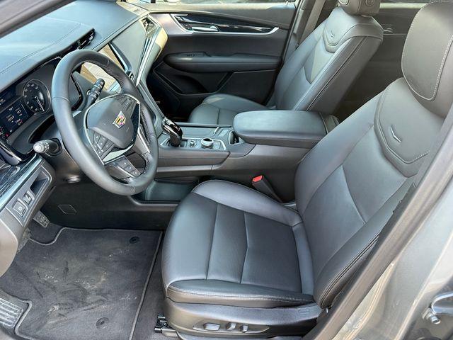 new 2025 Cadillac XT5 car, priced at $50,990