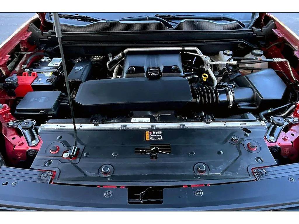 used 2024 GMC Canyon car, priced at $40,611