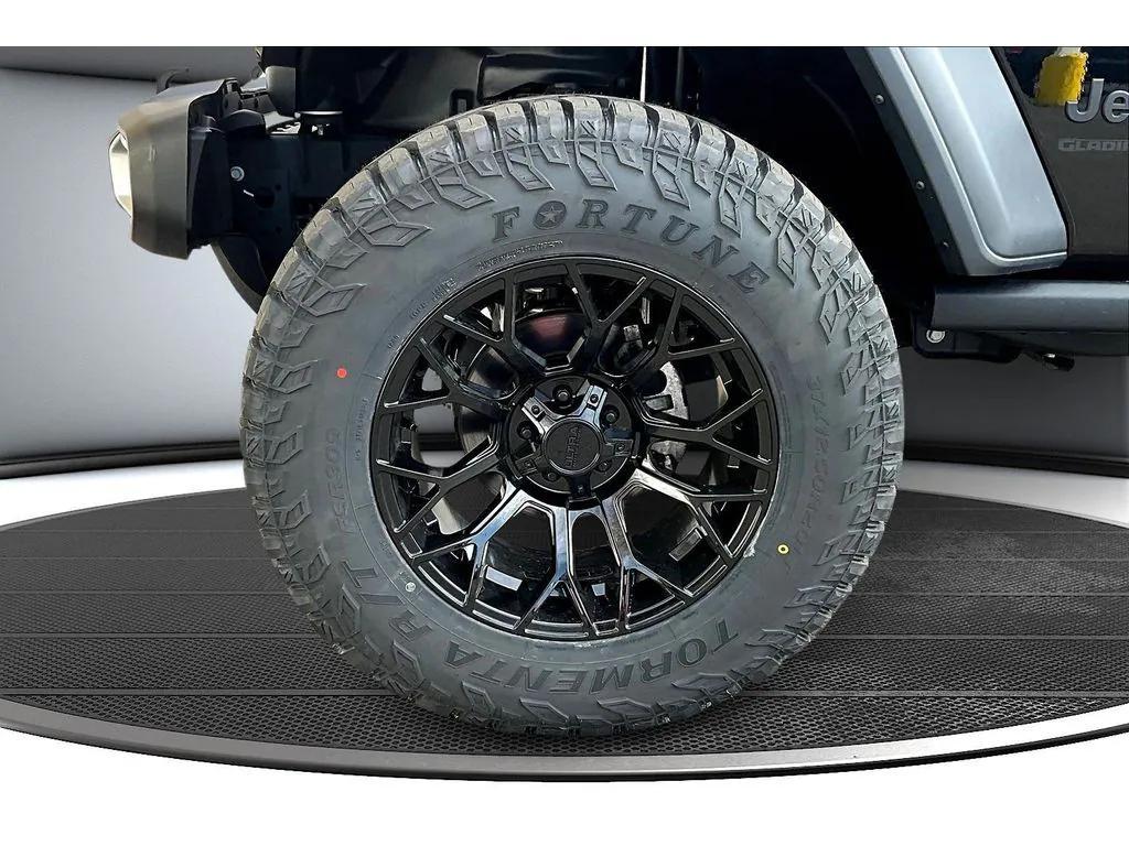 used 2024 Jeep Gladiator car, priced at $37,954