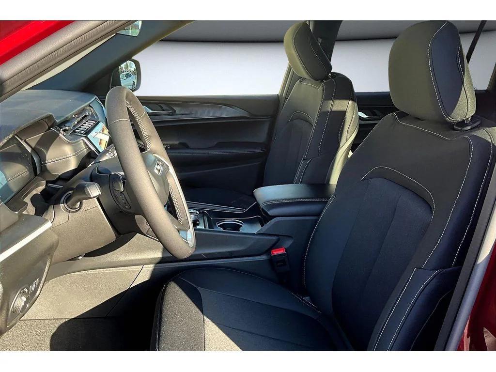 new 2025 Jeep Grand Cherokee L car, priced at $38,800