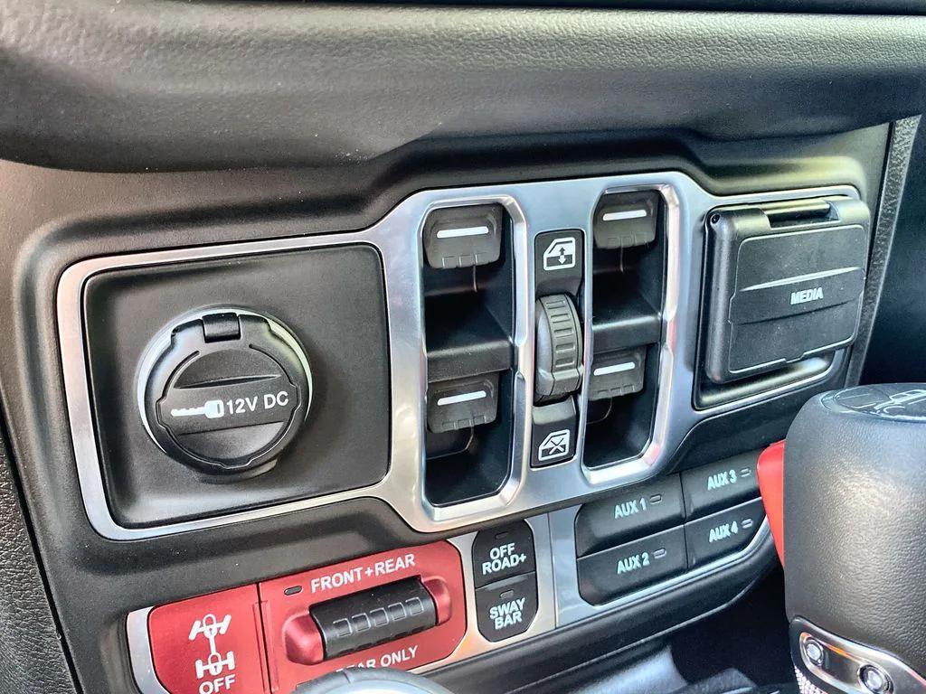 new 2025 Jeep Gladiator car, priced at $46,681