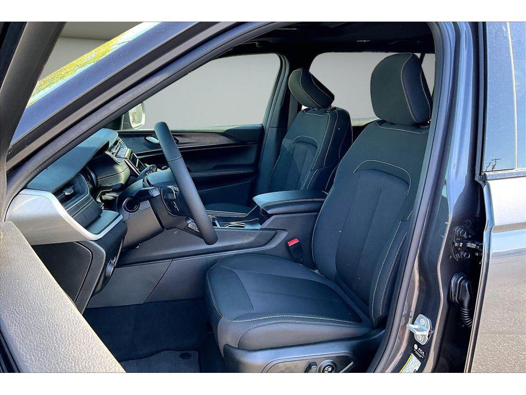 new 2026 Jeep Grand Cherokee L car, priced at $44,337