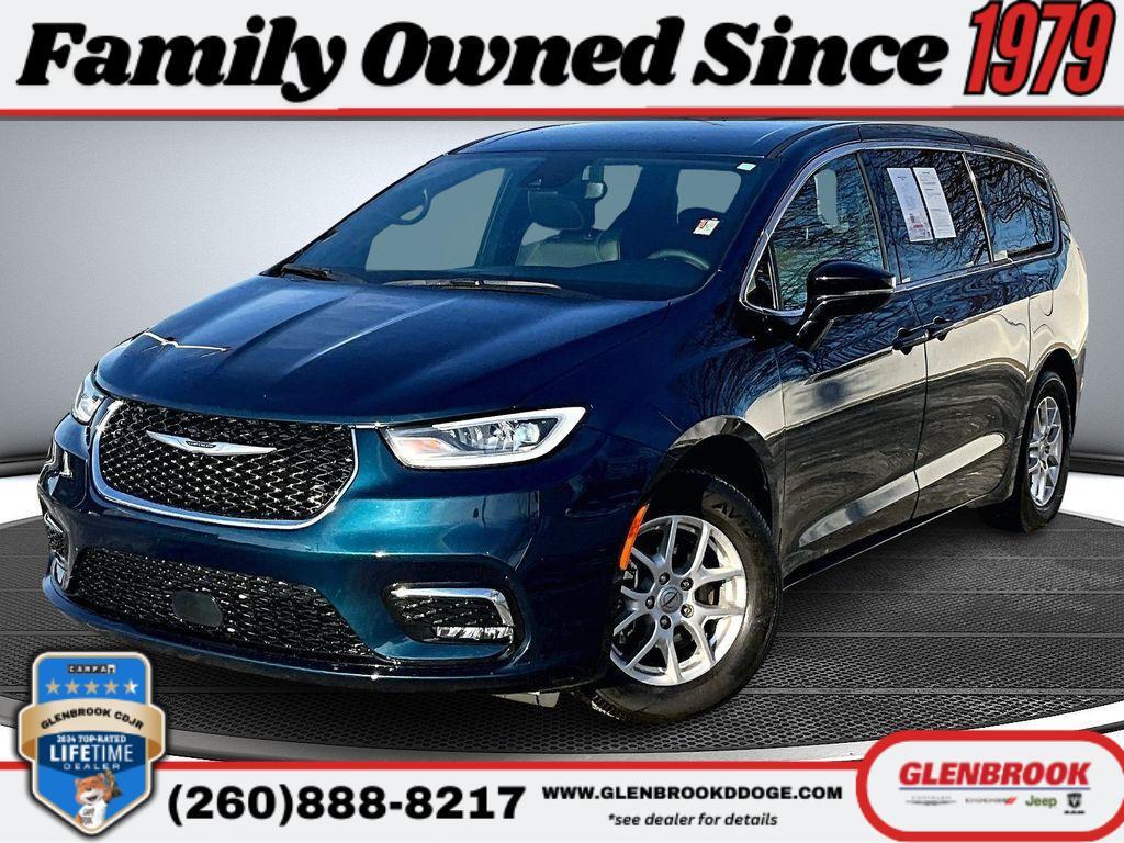 used 2025 Chrysler Pacifica car, priced at $31,999