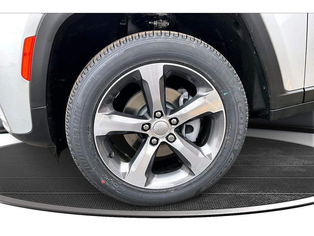 new 2026 Jeep Grand Cherokee car, priced at $47,360