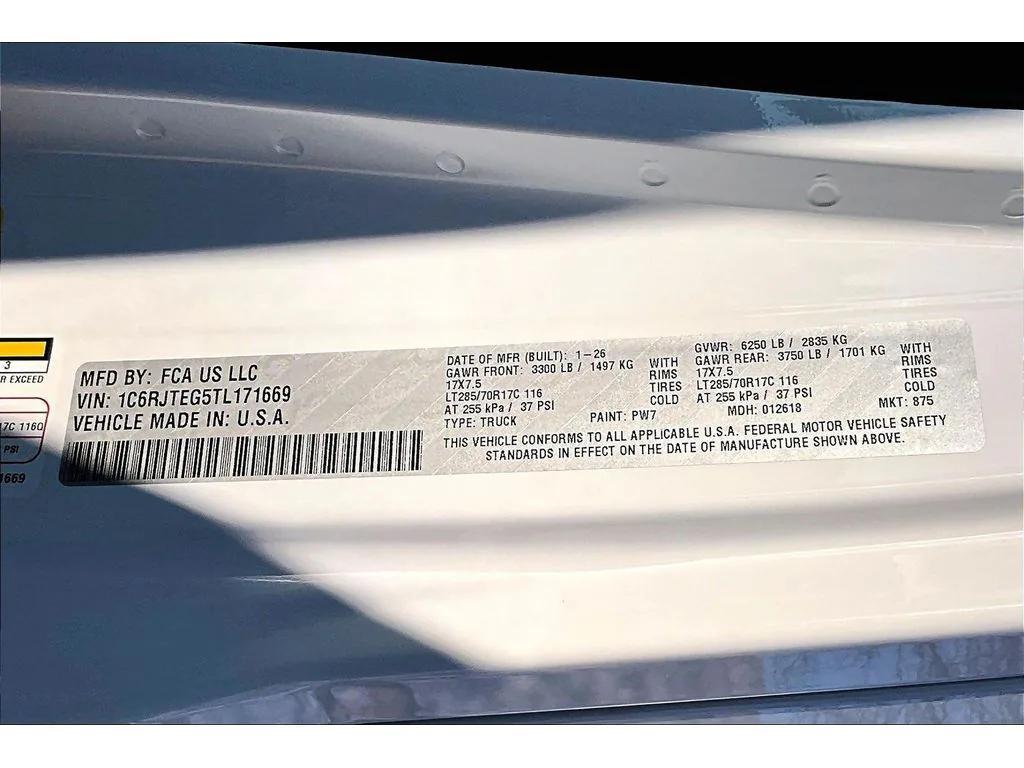 new 2026 Jeep Gladiator car, priced at $54,882