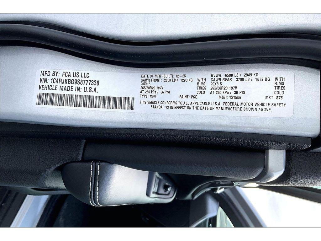 new 2025 Jeep Grand Cherokee L car, priced at $51,282