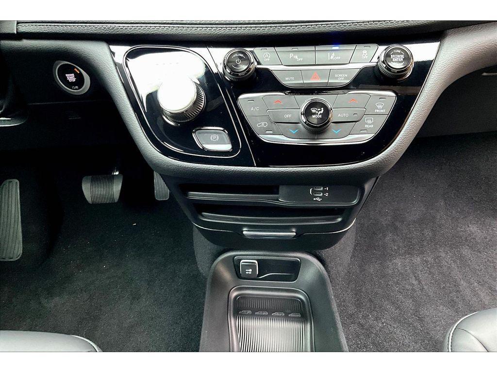 new 2026 Chrysler Pacifica car, priced at $42,940