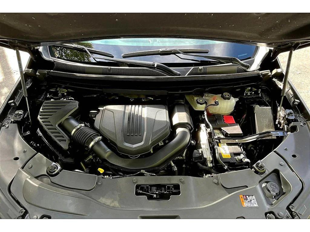 used 2025 Chevrolet Traverse car, priced at $34,699