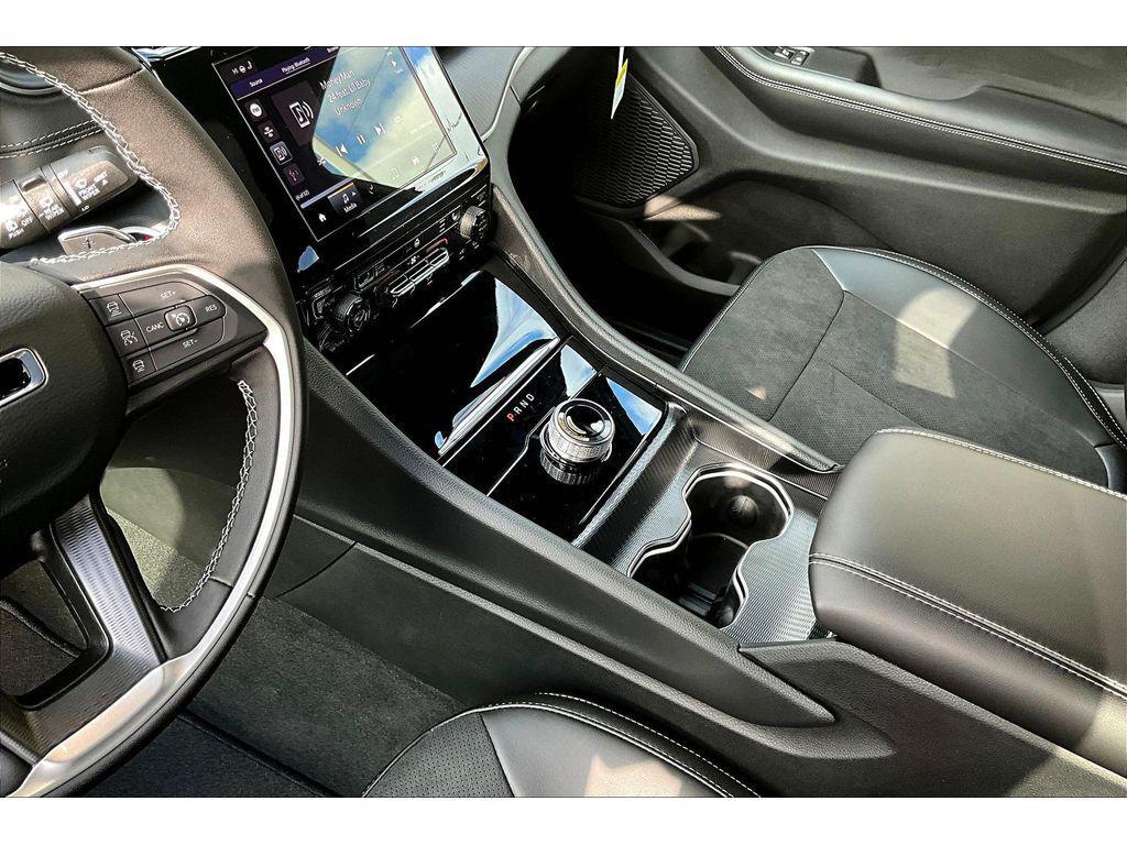 new 2025 Jeep Grand Cherokee car, priced at $49,130