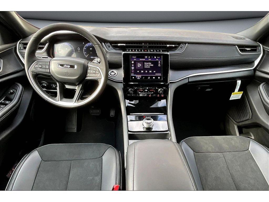 new 2025 Jeep Grand Cherokee car, priced at $49,130