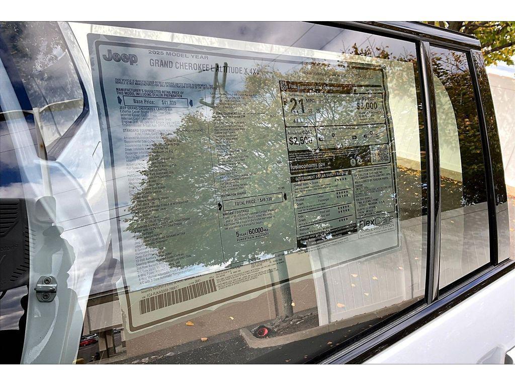 new 2025 Jeep Grand Cherokee car, priced at $49,130