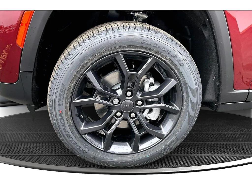 new 2025 Jeep Grand Cherokee car, priced at $45,708