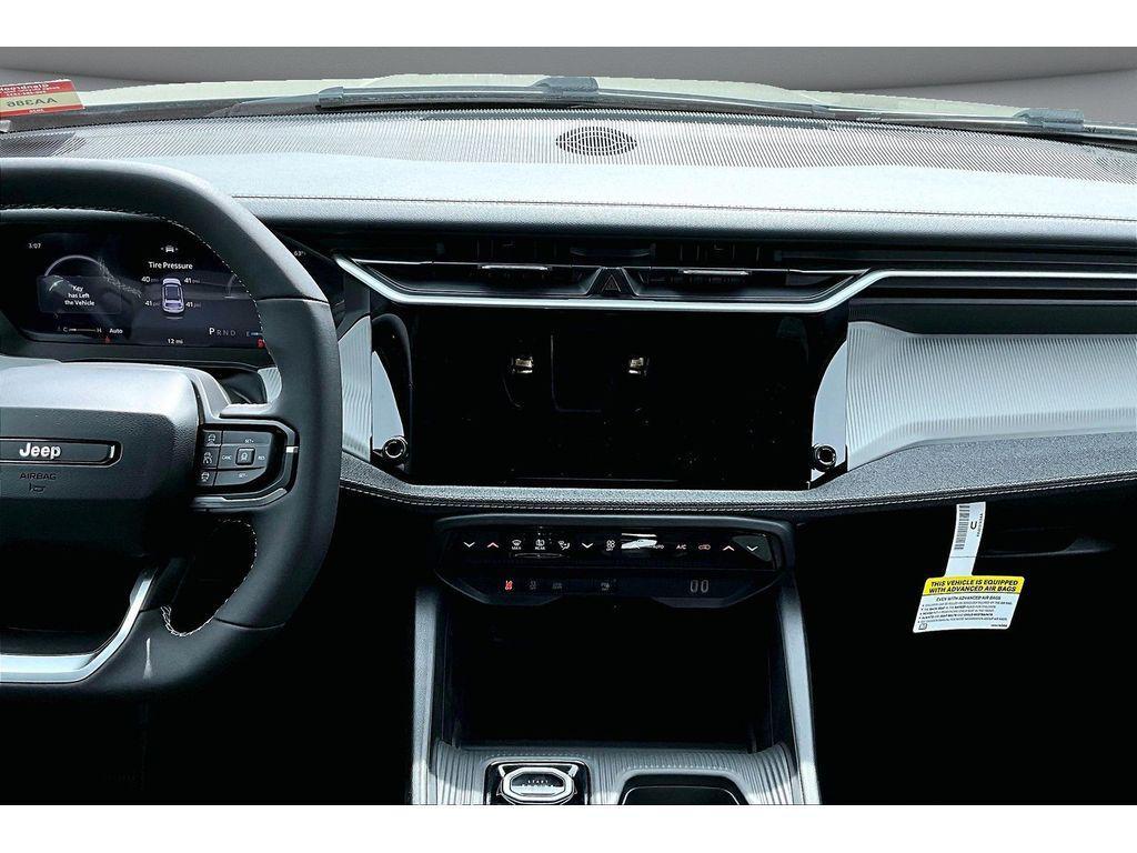 new 2026 Jeep Cherokee car, priced at $41,006