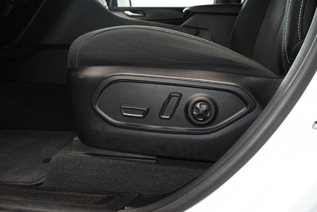 used 2024 Jeep Grand Cherokee car, priced at $33,880