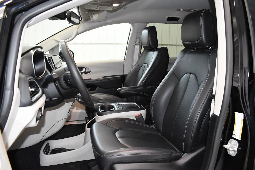 used 2024 Chrysler Pacifica car, priced at $29,490