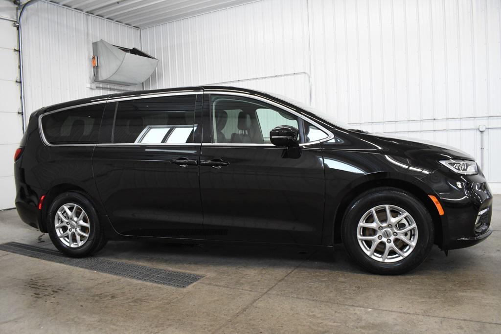 used 2024 Chrysler Pacifica car, priced at $29,490